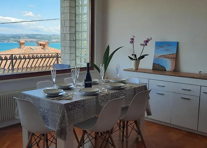 Apartma Seaside 아파트 코페르